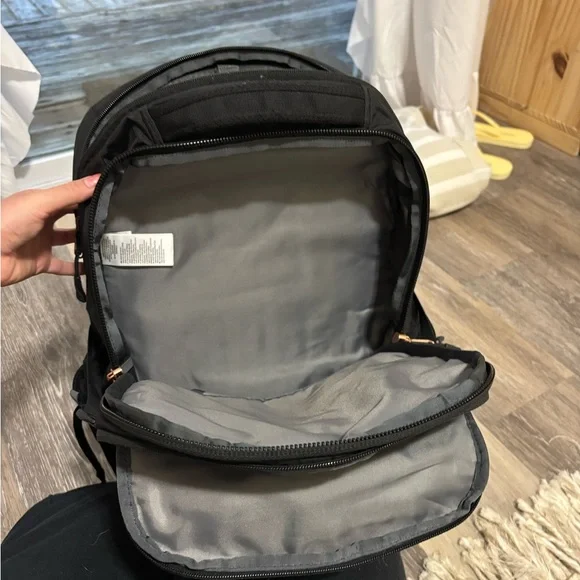 The North face backpack (NEW) - Picture 8 of 9